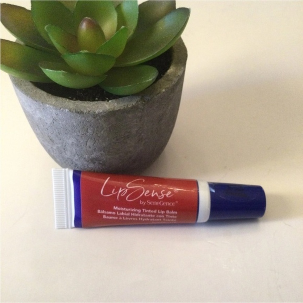 LipSense By SeneGence New Moisturizing Tinted Lip Balm Full Size Blush Pink